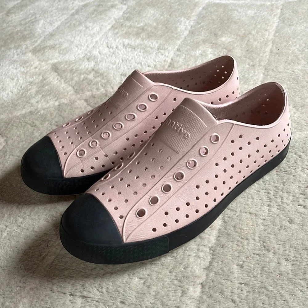 Native Shoes - Picture 1 of 11
